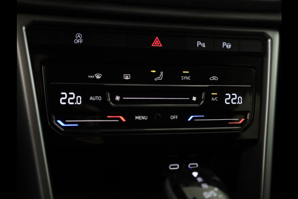 Volkswagen T-Roc 1.5 TSI Life 150 pk Automaat (DSG) | Navigatie | Parkeersensoren (Park assist) | Achteruitrijcamera | Adaptieve cruise control | Autom. airco |