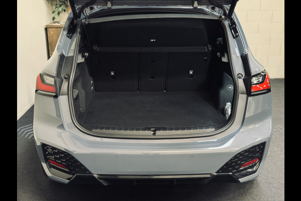 BMW 2 Serie Active Tourer 225e xDrive M-Sport | 19" | Panorama | Trekhaak | HK