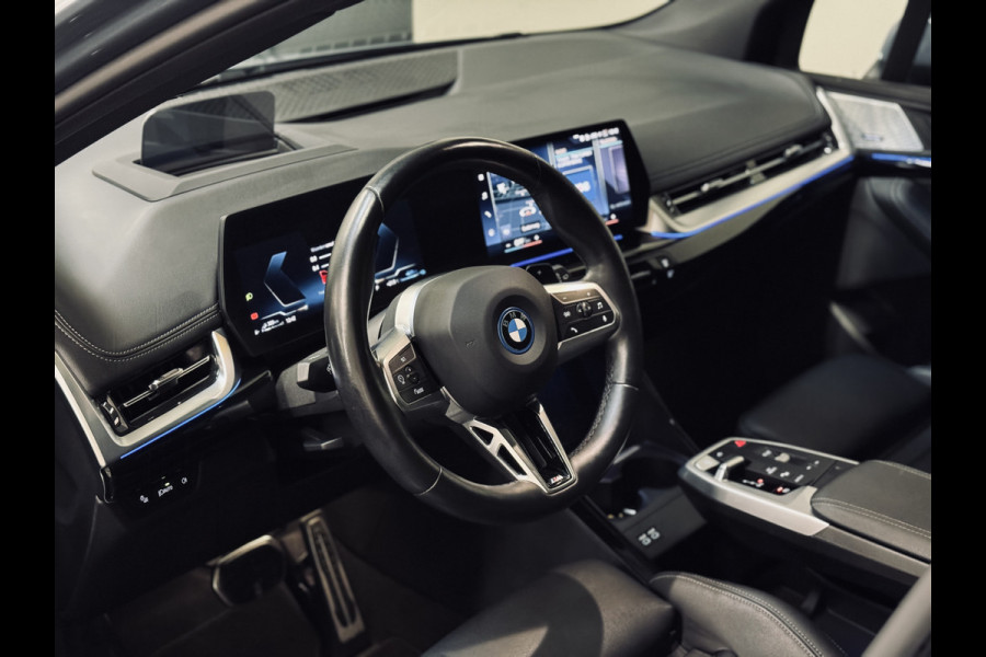 BMW 2 Serie Active Tourer 225e xDrive M-Sport | 19" | Panorama | Trekhaak | HK