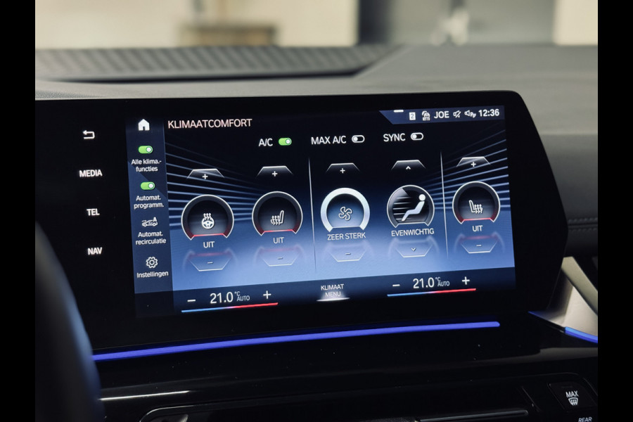BMW 2 Serie Active Tourer 225e xDrive M-Sport | 19" | Panorama | Trekhaak | HK