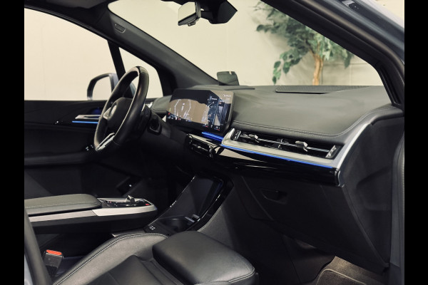 BMW 2 Serie Active Tourer 225e xDrive M-Sport | 19" | Panorama | Trekhaak | HK