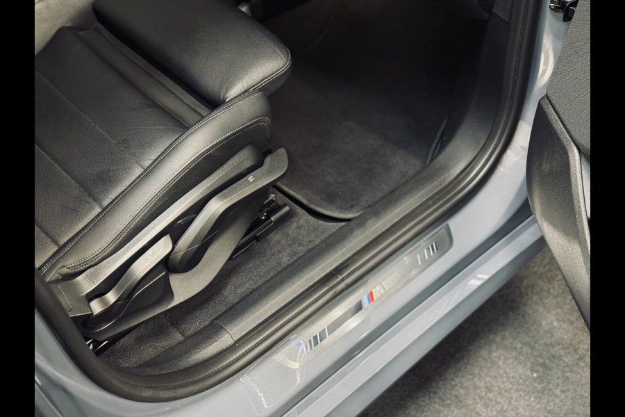 BMW 2 Serie Active Tourer 225e xDrive M-Sport | 19" | Panorama | Trekhaak | HK