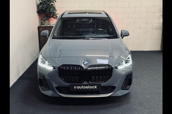 BMW 2 Serie Active Tourer 225e xDrive M-Sport | 19" | Panorama | Trekhaak | HK