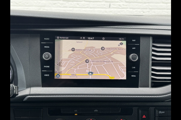 Volkswagen Transporter 2.0 TDI L2H1 28 Highline Trekhaak 3 Zits Pdc v+a Navigatie Cruise Lat om Lat