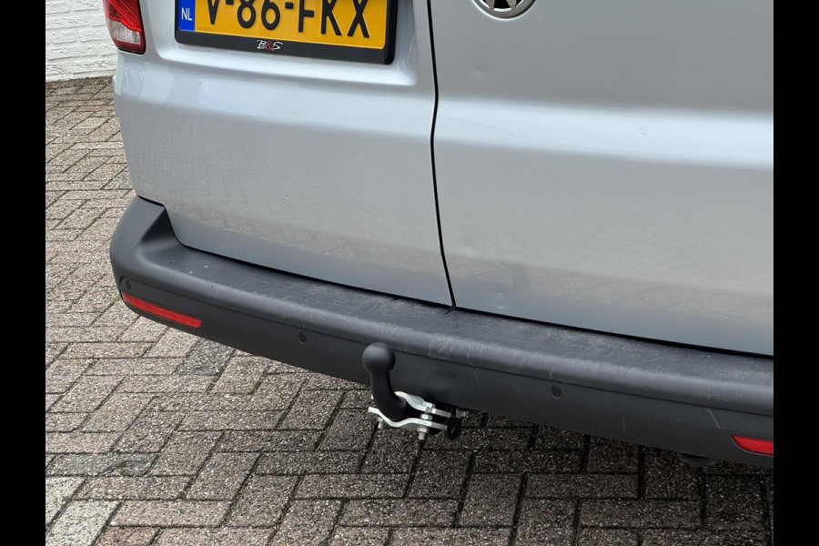 Volkswagen Transporter 2.0 TDI L2H1 28 Highline Trekhaak 3 Zits Pdc v+a Navigatie Cruise Lat om Lat