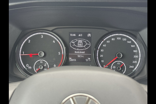 Volkswagen Transporter 2.0 TDI L2H1 28 Highline Trekhaak 3 Zits Pdc v+a Navigatie Cruise Lat om Lat