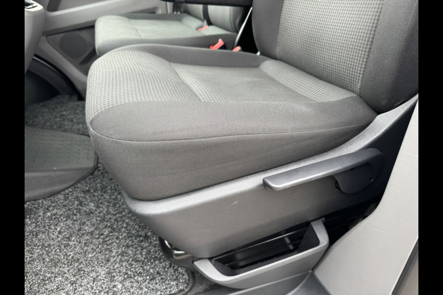Volkswagen Transporter 2.0 TDI L2H1 28 Highline Trekhaak 3 Zits Pdc v+a Navigatie Cruise Lat om Lat