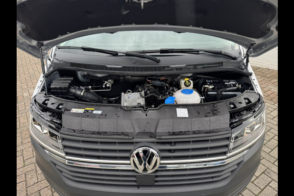 Volkswagen Transporter 2.0 TDI L2H1 28 Highline Trekhaak 3 Zits Pdc v+a Navigatie Cruise Lat om Lat