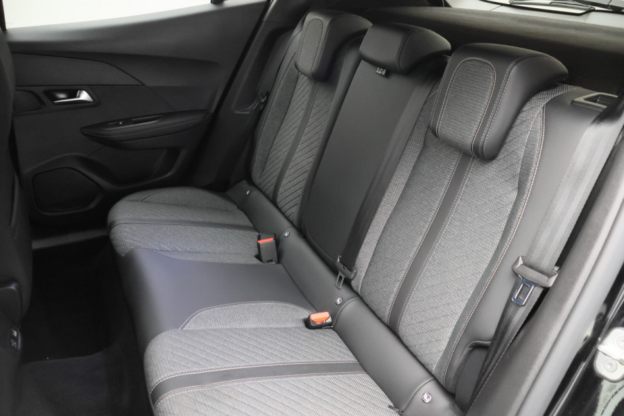 Peugeot 2008 1.2 PureTech 100 Allure Virtual Cockpit, LED, Apple Carplay, Lane Assist, PDC