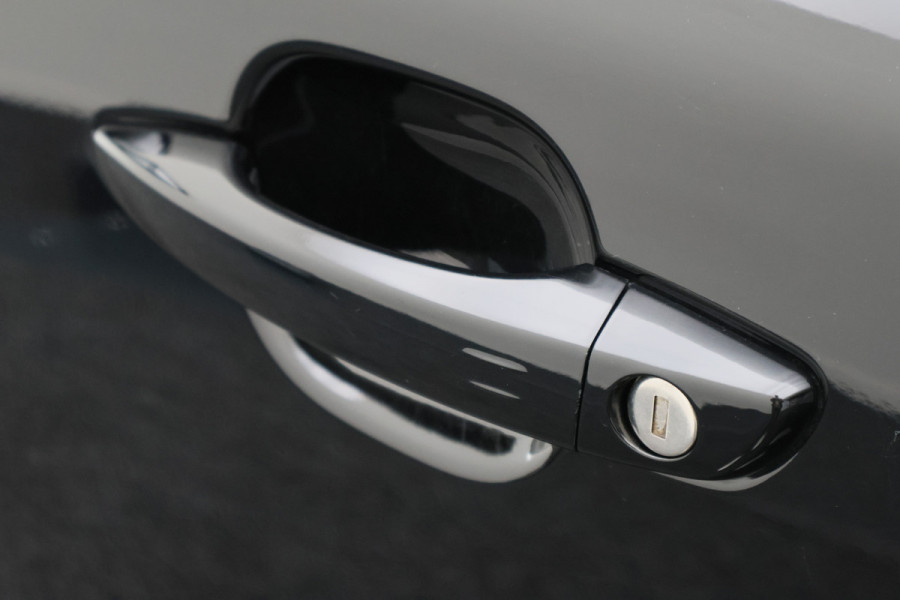 Peugeot 2008 1.2 PureTech 100 Allure Virtual Cockpit, LED, Apple Carplay, Lane Assist, PDC