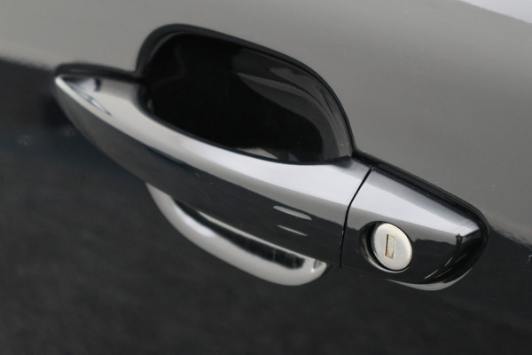 Peugeot 2008 1.2 PureTech 100 Allure Virtual Cockpit, LED, Apple Carplay, Lane Assist, PDC
