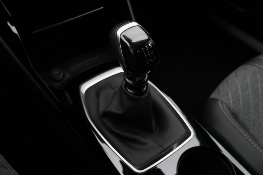 Peugeot 2008 1.2 PureTech 100 Allure Virtual Cockpit, LED, Apple Carplay, Lane Assist, PDC