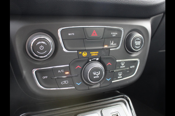 Jeep Compass 1.3T Night Eagle Liberty Edition | TREKHAAK | APPLE CARPLAY/ANDROID AUTO | KEYLESS ENTRY |