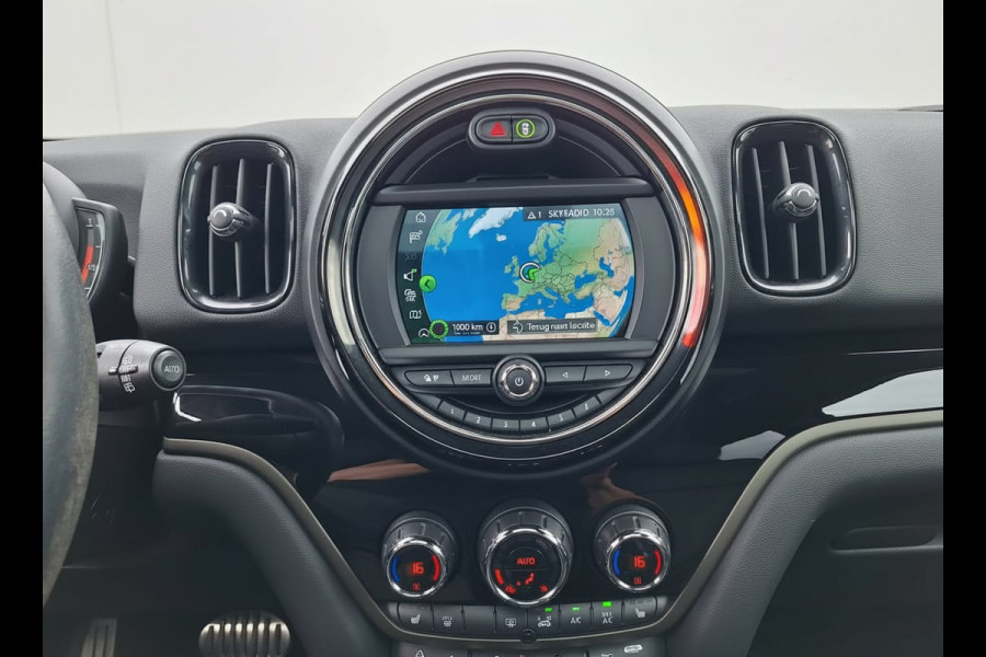 MINI Countryman 1.5 Cooper S E ALL4 Salt John Cooper Works | Panoramadak | Stoelverwarming | Cruise Control | Apple Carplay | Navigatie | Parkeersensoren | Climate Control | Leer | Mini Driving Modes | JCW