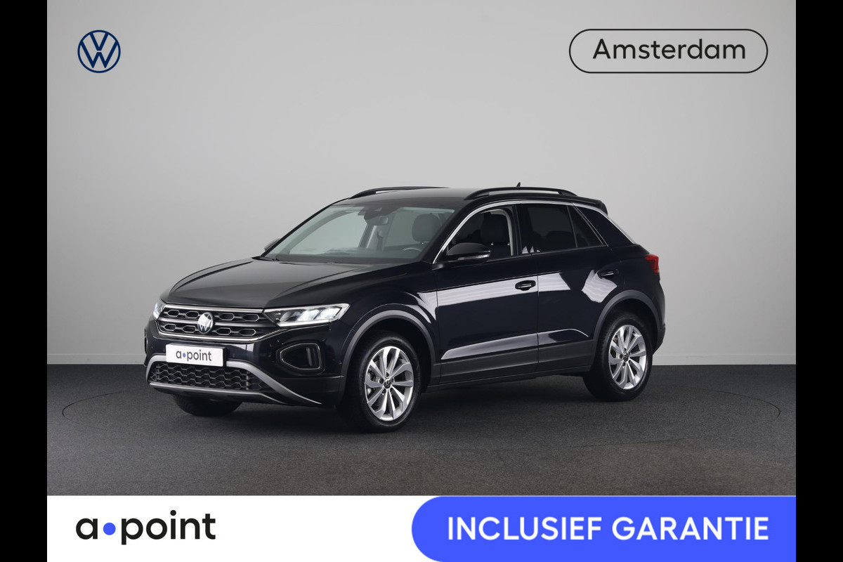 Volkswagen T-Roc 1.5 TSI Life 150 pk Automaat (DSG) | Navigatie | Parkeersensoren (Park assist) | Achteruitrijcamera | Adaptieve cruise control | Autom. airco |