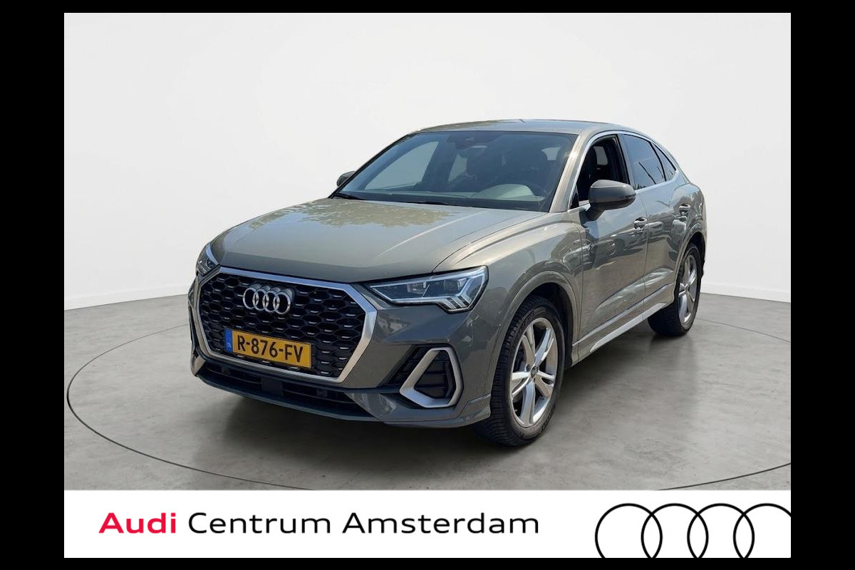 Audi Q3 Sportback 35 TFSI S Edition 150pk | Parkeer pakket | Apple Carplay/Android Auto | Climate control | Full-LED koplampen | Navigatiesysteem full map + hard disk | S Line exterieur en interieur | Lichtmetalen velgen 10-spaaks 19" | Voorstoelen verwarmd