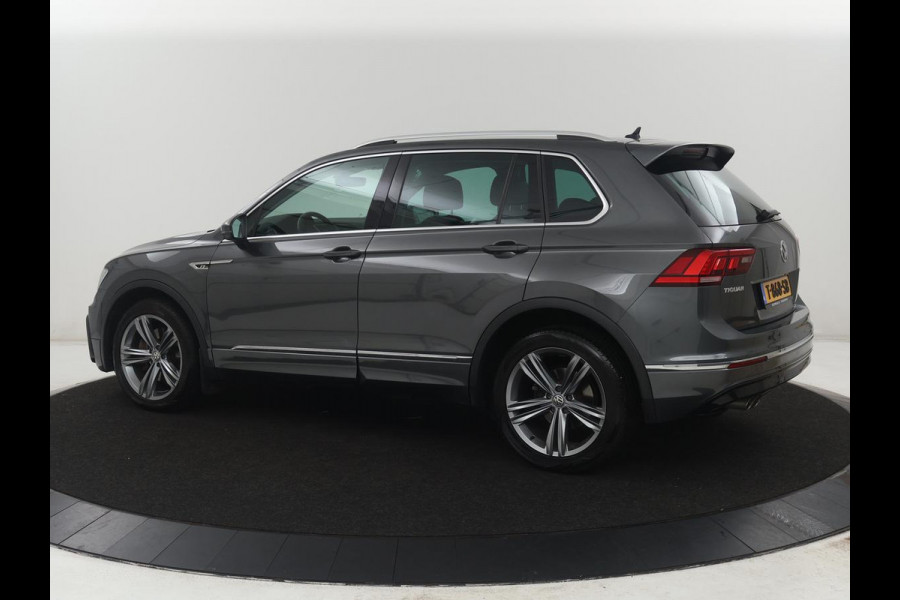 Volkswagen Tiguan 2.0 TSI 4Motion Highline Business R | Adaptive cruise | Carplay | Stuur/stoel verwarming | 3 zone klimaat | Climate control | Bluetooth | Navigatie  | Elektrische achterklep