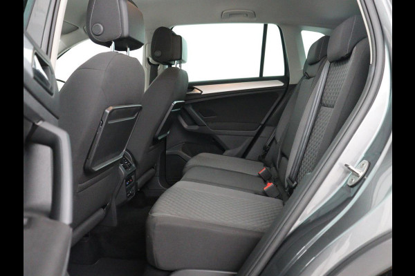 Volkswagen Tiguan 2.0 TSI 4Motion Highline Business R | Adaptive cruise | Carplay | Stuur/stoel verwarming | 3 zone klimaat | Climate control | Bluetooth | Navigatie  | Elektrische achterklep