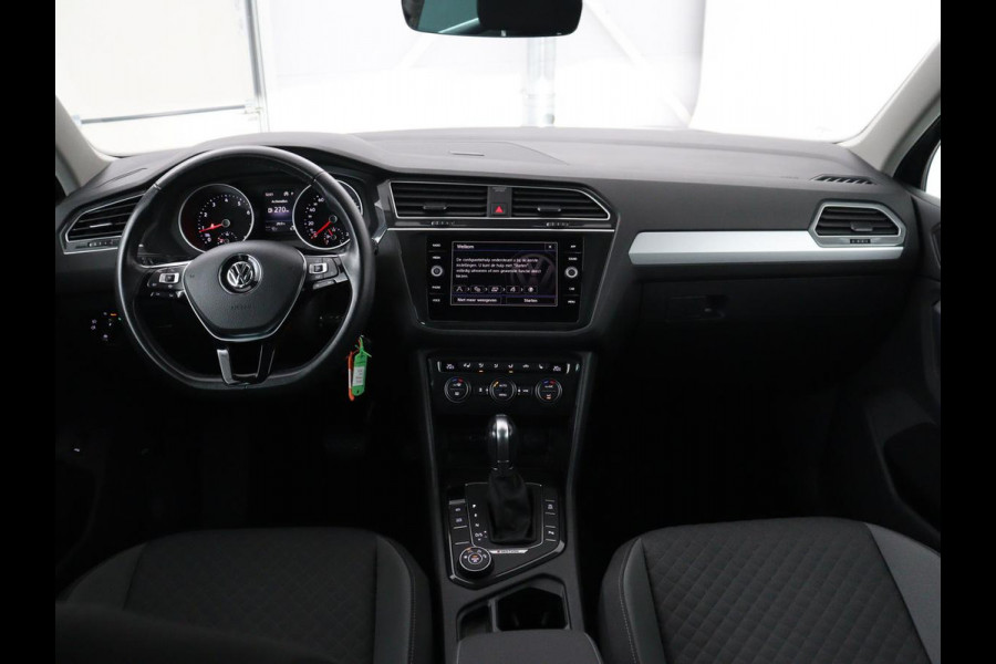 Volkswagen Tiguan 2.0 TSI 4Motion Highline Business R | Adaptive cruise | Carplay | Stuur/stoel verwarming | 3 zone klimaat | Climate control | Bluetooth | Navigatie  | Elektrische achterklep