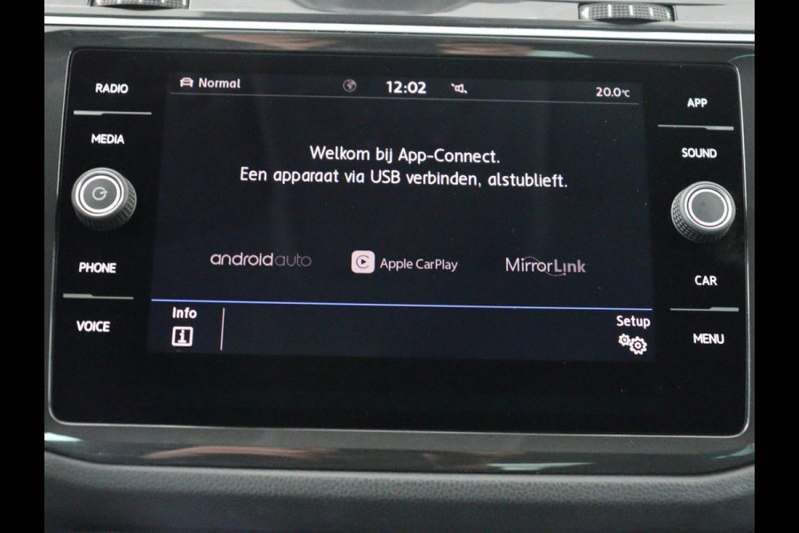 Volkswagen Tiguan 2.0 TSI 4Motion Highline Business R | Adaptive cruise | Carplay | Stuur/stoel verwarming | 3 zone klimaat | Climate control | Bluetooth | Navigatie  | Elektrische achterklep