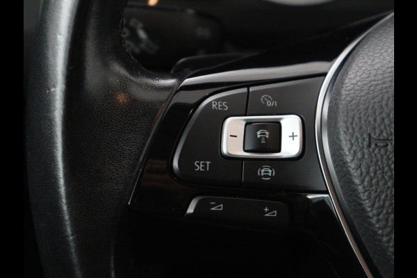 Volkswagen Tiguan 2.0 TSI 4Motion Highline Business R | Adaptive cruise | Carplay | Stuur/stoel verwarming | 3 zone klimaat | Climate control | Bluetooth | Navigatie  | Elektrische achterklep
