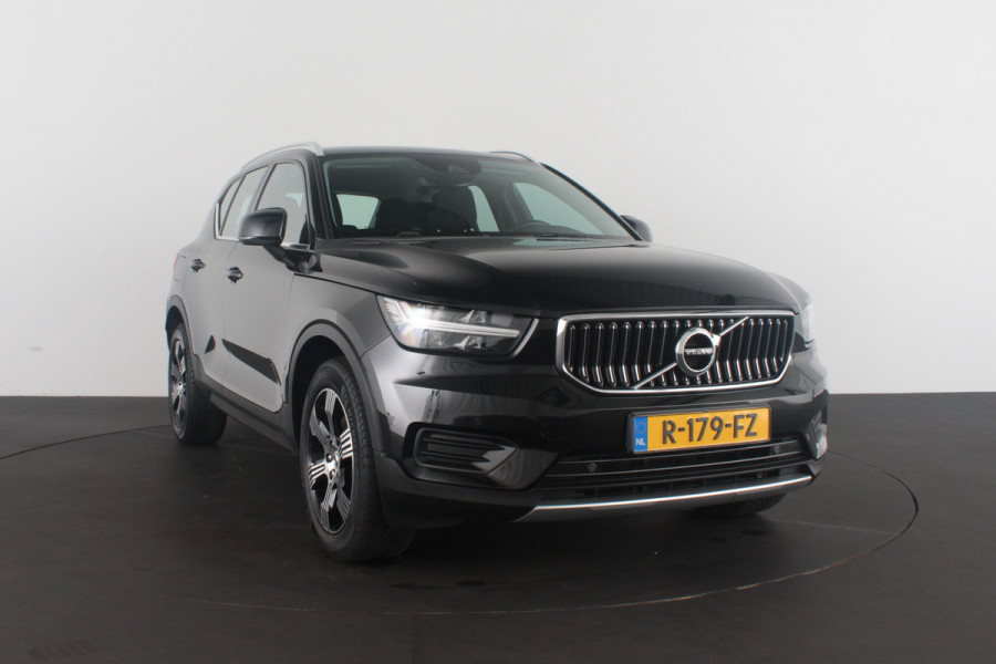 Volvo XC40 2.0 B4 Momentum Business > Camera/Adaptive Cruise Control/Stoelverwarming/All season banen...