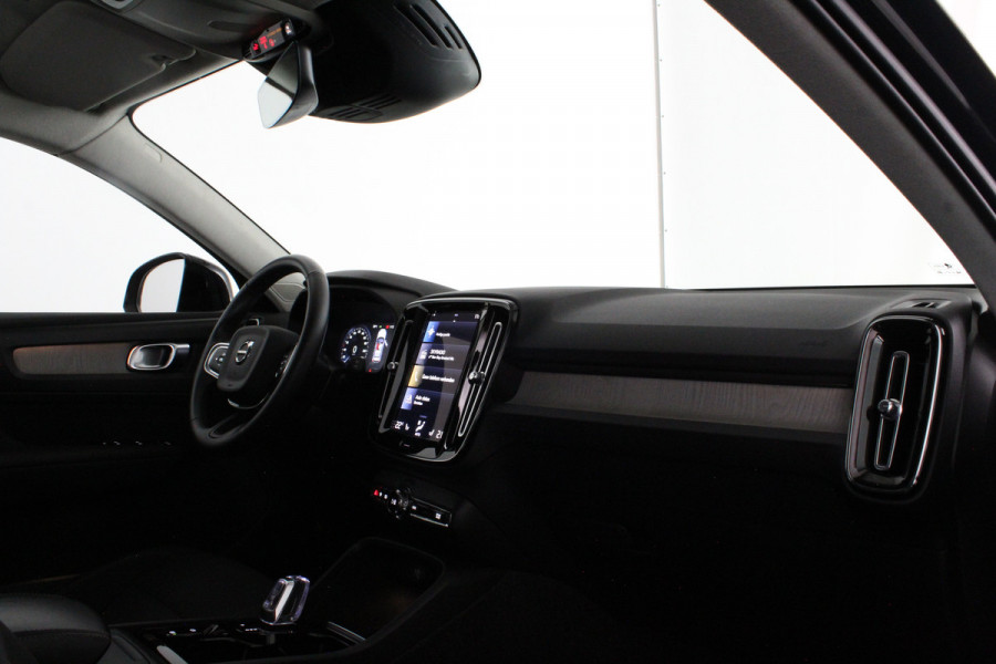 Volvo XC40 2.0 B4 Momentum Business > Camera/Adaptive Cruise Control/Stoelverwarming/All season banen...