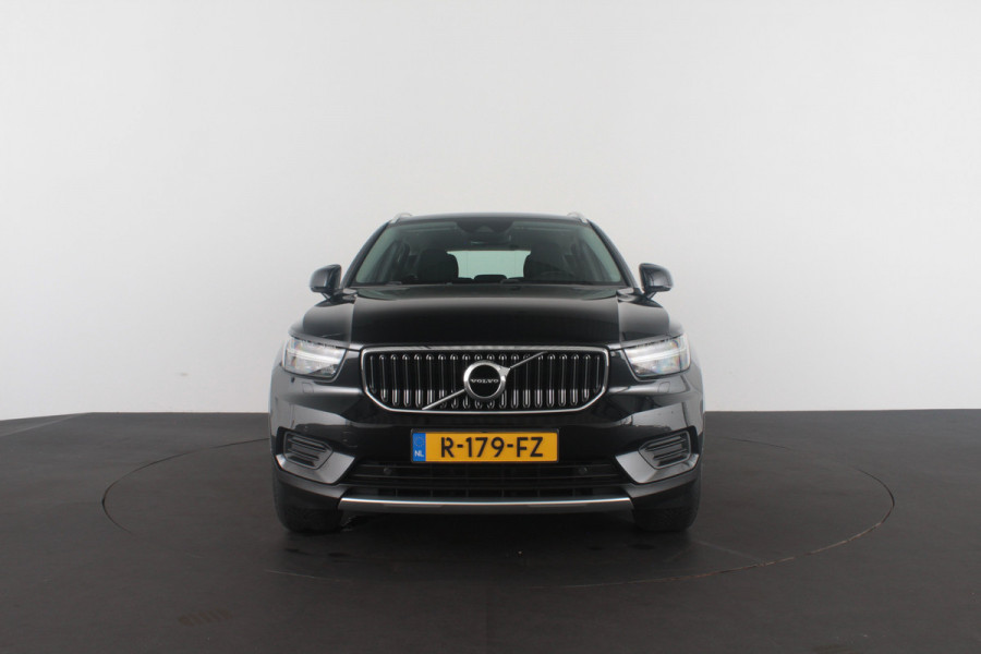 Volvo XC40 2.0 B4 Momentum Business > Camera/Adaptive Cruise Control/Stoelverwarming/All season banen...