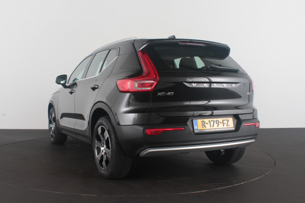 Volvo XC40 2.0 B4 Momentum Business > Camera/Adaptive Cruise Control/Stoelverwarming/All season banen...