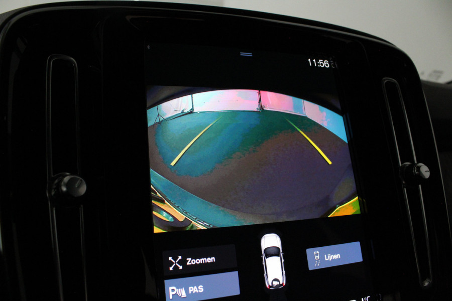 Volvo XC40 2.0 B4 Momentum Business > Camera/Adaptive Cruise Control/Stoelverwarming/All season banen...