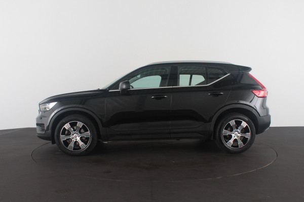 Volvo XC40 2.0 B4 Momentum Business > Camera/Adaptive Cruise Control/Stoelverwarming/All season banen...