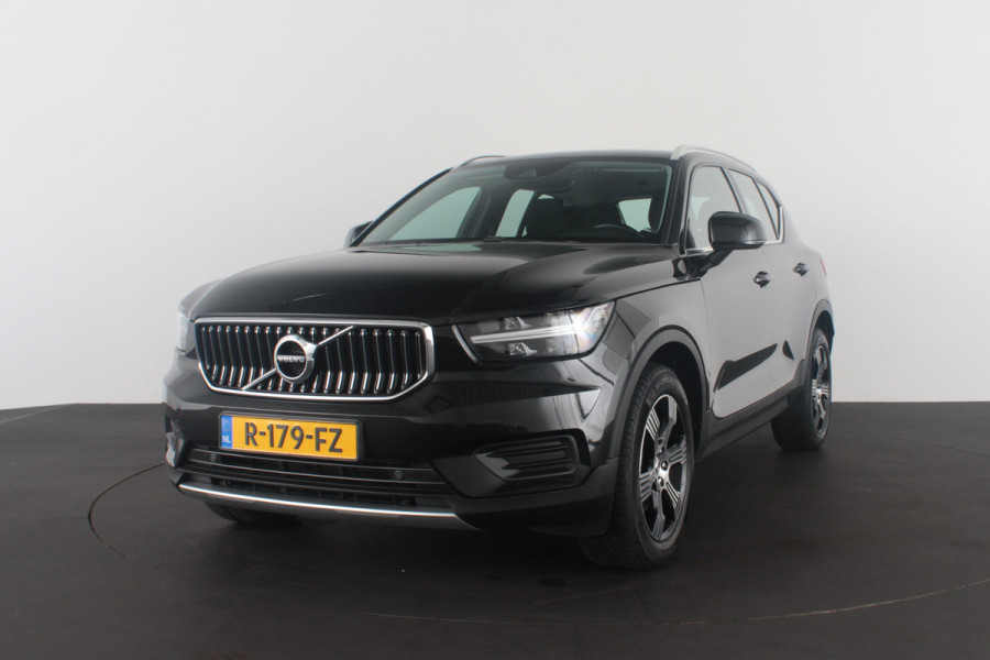 Volvo XC40 2.0 B4 Momentum Business > Camera/Adaptive Cruise Control/Stoelverwarming/All season banen...