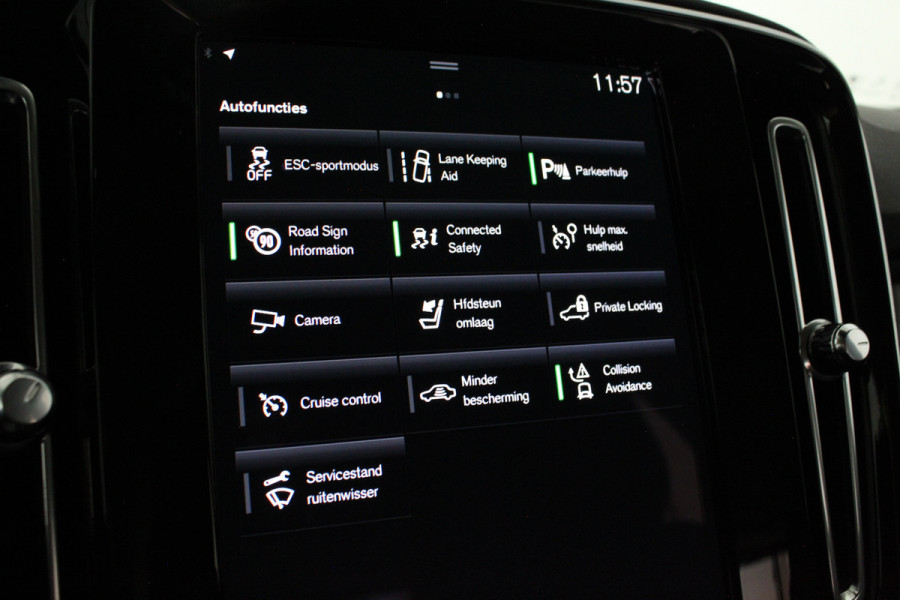 Volvo XC40 2.0 B4 Momentum Business > Camera/Adaptive Cruise Control/Stoelverwarming/All season banen...