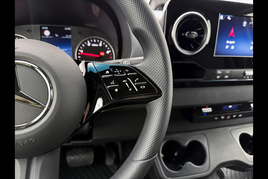 Mercedes-Benz Sprinter 319 CDI L2H1 Pro Led Trekhaak Navigatie Parkeerpakket Carplay Betimmering BPM vrij Stoelverwarming