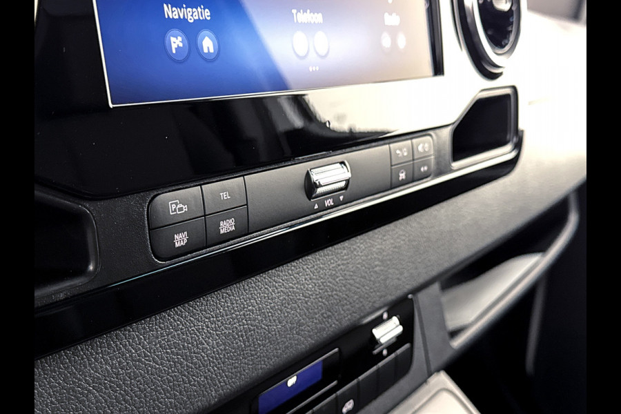 Mercedes-Benz Sprinter 319 CDI L2H1 Pro Led Trekhaak Navigatie Parkeerpakket Carplay Betimmering BPM vrij Stoelverwarming