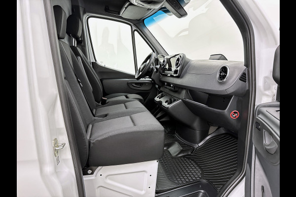 Mercedes-Benz Sprinter 319 CDI L2H1 Pro Led Trekhaak Navigatie Parkeerpakket Carplay Betimmering BPM vrij Stoelverwarming