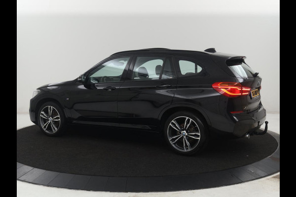BMW X1 sDrive18i High Executive | Panoramadak | Leder | Stoelverwarming | Cruise control | Head-up | Navigatie | Bluetooth | Interieurverlichting | Elektrische achterklep | Trekhaak