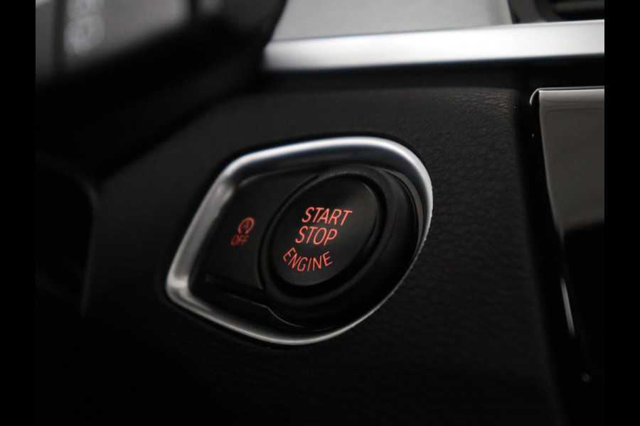 BMW X1 sDrive18i High Executive | Panoramadak | Leder | Stoelverwarming | Cruise control | Head-up | Navigatie | Bluetooth | Interieurverlichting | Elektrische achterklep | Trekhaak