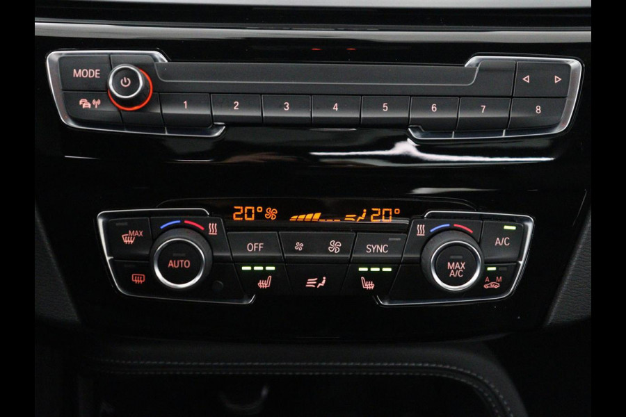 BMW X1 sDrive18i High Executive | Panoramadak | Leder | Stoelverwarming | Cruise control | Head-up | Navigatie | Bluetooth | Interieurverlichting | Elektrische achterklep | Trekhaak
