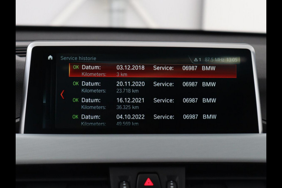 BMW X1 sDrive18i High Executive | Panoramadak | Leder | Stoelverwarming | Cruise control | Head-up | Navigatie | Bluetooth | Interieurverlichting | Elektrische achterklep | Trekhaak