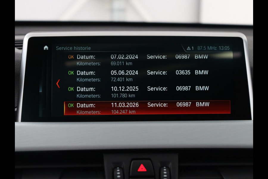 BMW X1 sDrive18i High Executive | Panoramadak | Leder | Stoelverwarming | Cruise control | Head-up | Navigatie | Bluetooth | Interieurverlichting | Elektrische achterklep | Trekhaak