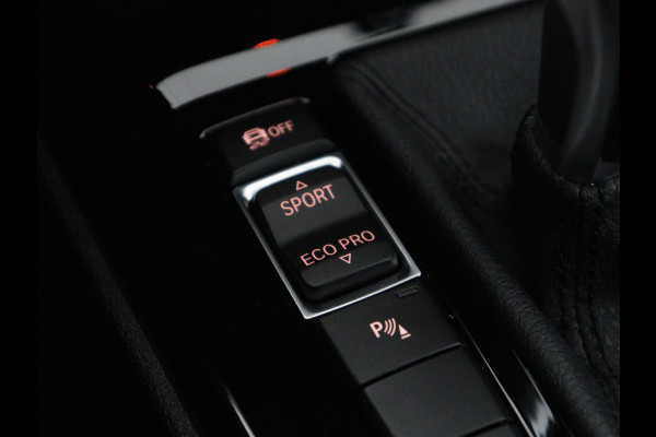 BMW X1 sDrive18i High Executive | Panoramadak | Leder | Stoelverwarming | Cruise control | Head-up | Navigatie | Bluetooth | Interieurverlichting | Elektrische achterklep | Trekhaak