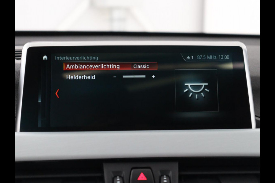 BMW X1 sDrive18i High Executive | Panoramadak | Leder | Stoelverwarming | Cruise control | Head-up | Navigatie | Bluetooth | Interieurverlichting | Elektrische achterklep | Trekhaak
