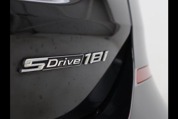 BMW X1 sDrive18i High Executive | Panoramadak | Leder | Stoelverwarming | Cruise control | Head-up | Navigatie | Bluetooth | Interieurverlichting | Elektrische achterklep | Trekhaak