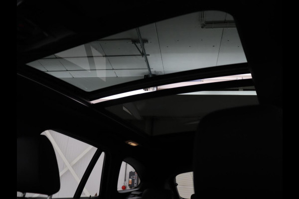 BMW X1 sDrive18i High Executive | Panoramadak | Leder | Stoelverwarming | Cruise control | Head-up | Navigatie | Bluetooth | Interieurverlichting | Elektrische achterklep | Trekhaak