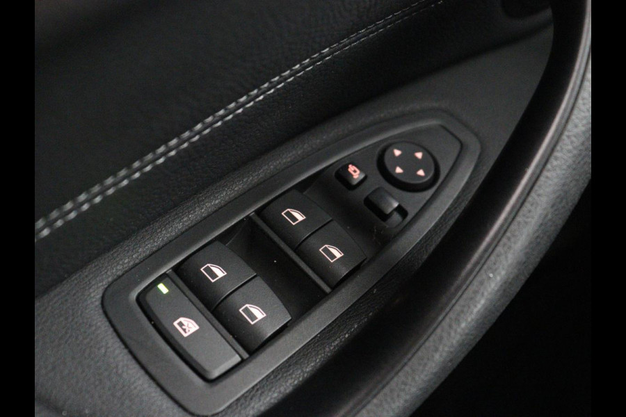 BMW X1 sDrive18i High Executive | Panoramadak | Leder | Stoelverwarming | Cruise control | Head-up | Navigatie | Bluetooth | Interieurverlichting | Elektrische achterklep | Trekhaak