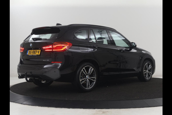 BMW X1 sDrive18i High Executive | Panoramadak | Leder | Stoelverwarming | Cruise control | Head-up | Navigatie | Bluetooth | Interieurverlichting | Elektrische achterklep | Trekhaak