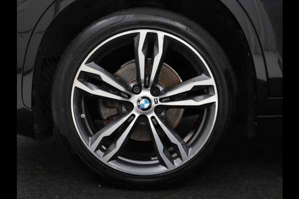 BMW X1 sDrive18i High Executive | Panoramadak | Leder | Stoelverwarming | Cruise control | Head-up | Navigatie | Bluetooth | Interieurverlichting | Elektrische achterklep | Trekhaak
