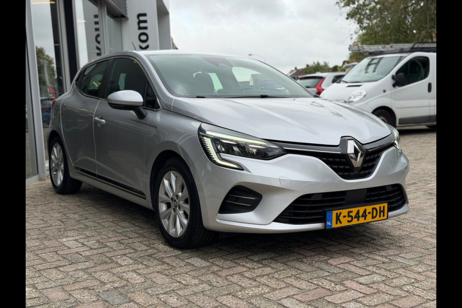 Renault Clio 1.6 E-Tech Hybrid 140 Intens Carplay / Parkeersensoren / Full LED / Clima