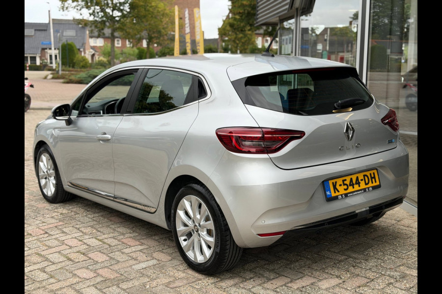 Renault Clio 1.6 E-Tech Hybrid 140 Intens Carplay / Parkeersensoren / Full LED / Clima